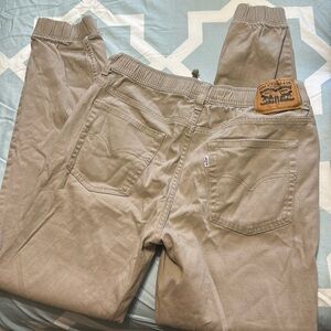 Levi’s jogger